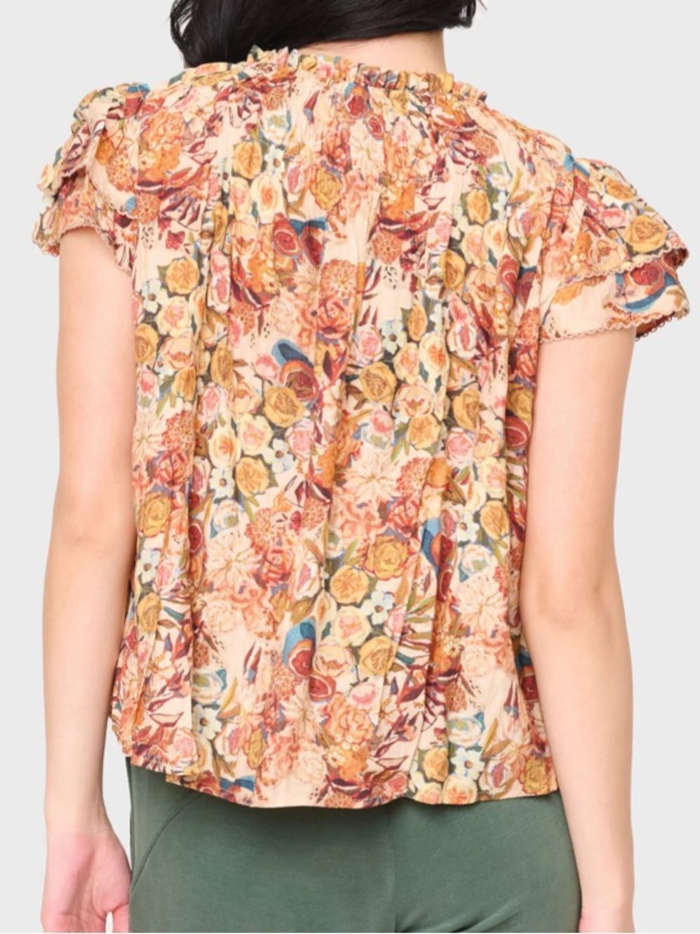 En Saison Candela top features a vibrant, multi-colored floral print med - Picture 2 of 8